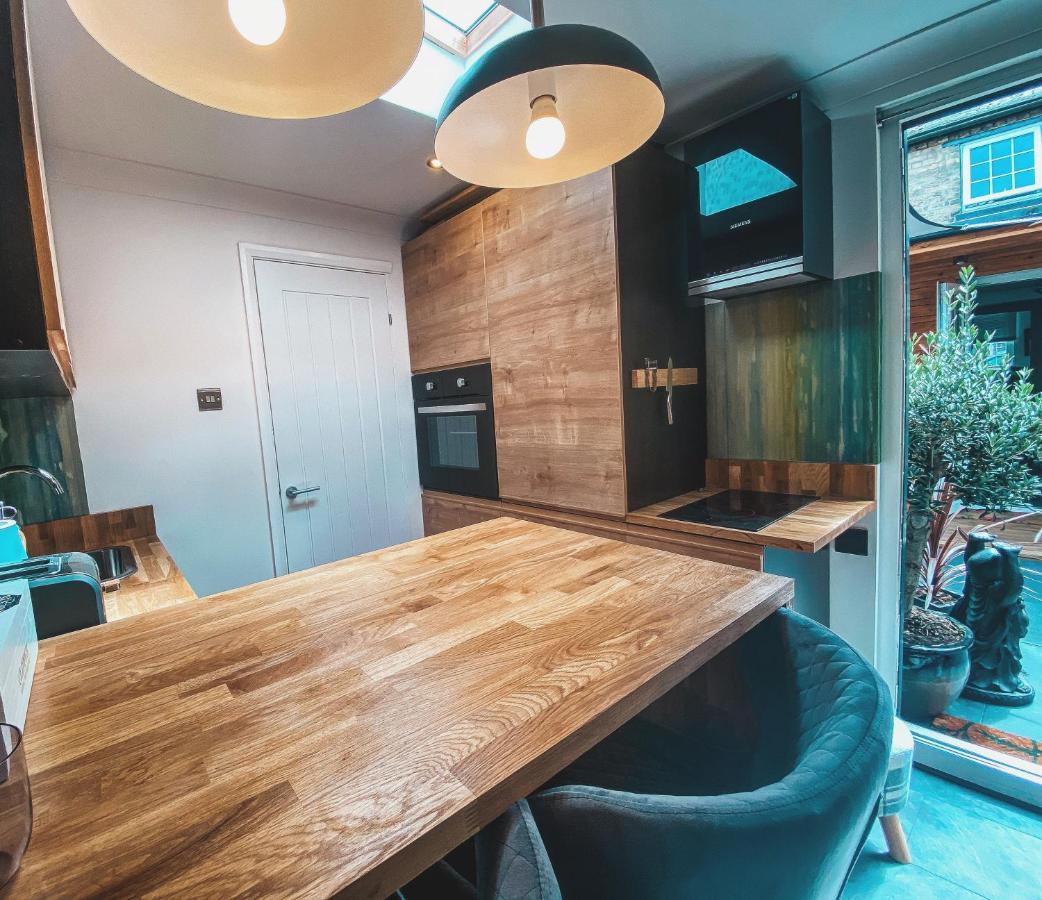 Cosy Studio Apartment Нюмаркет Екстериор снимка