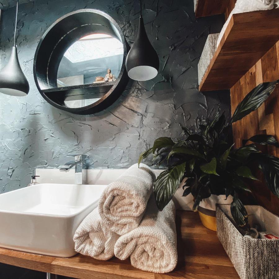 Cosy Studio Apartment Нюмаркет Екстериор снимка